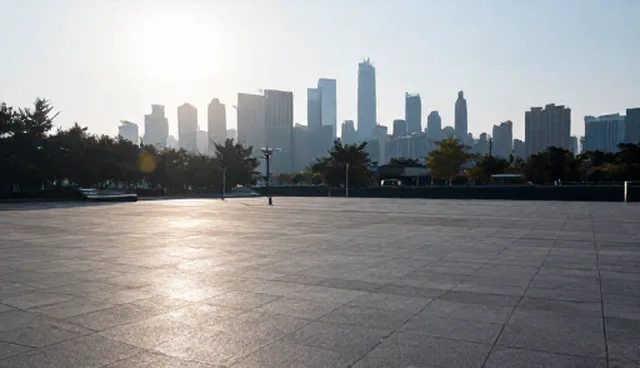 网站建设中的两种常见做法对比与取舍